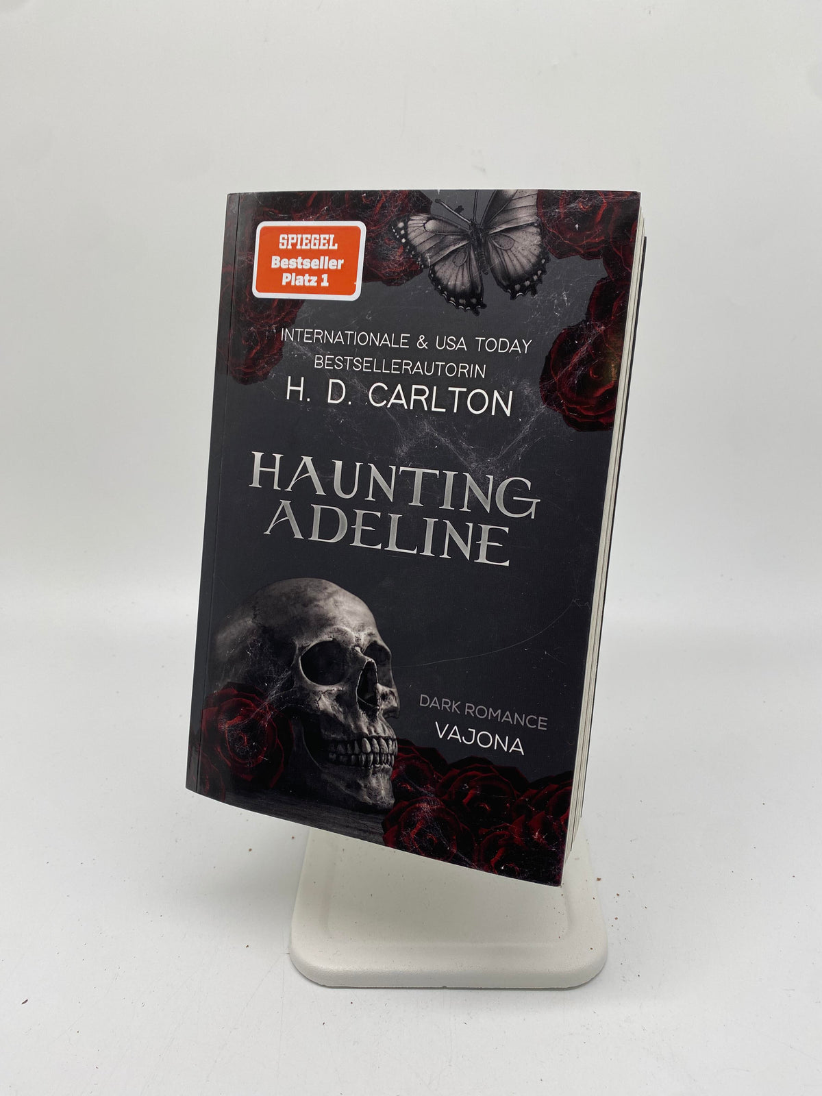 📚 Haunting Adeline