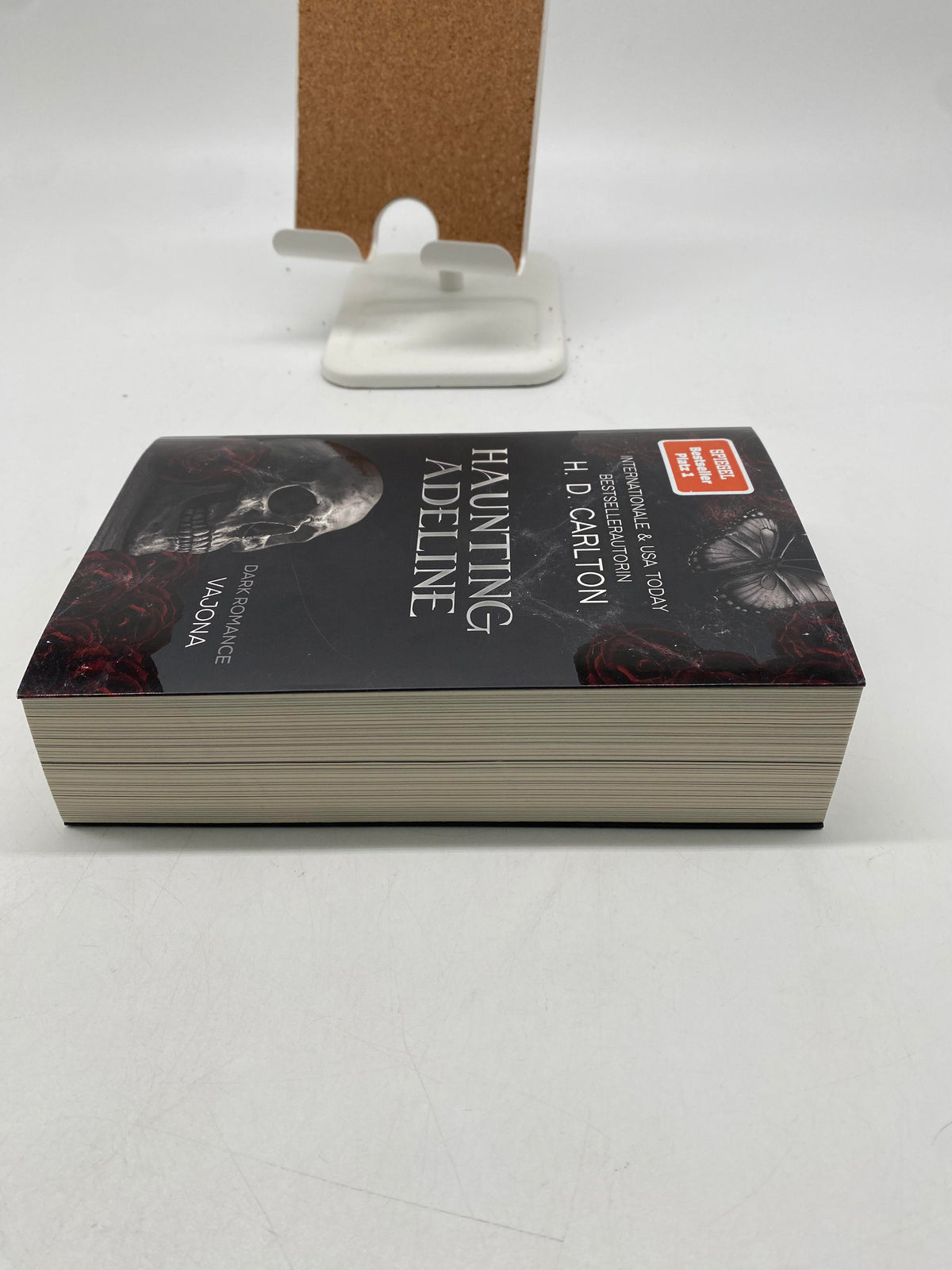 📚 Haunting Adeline