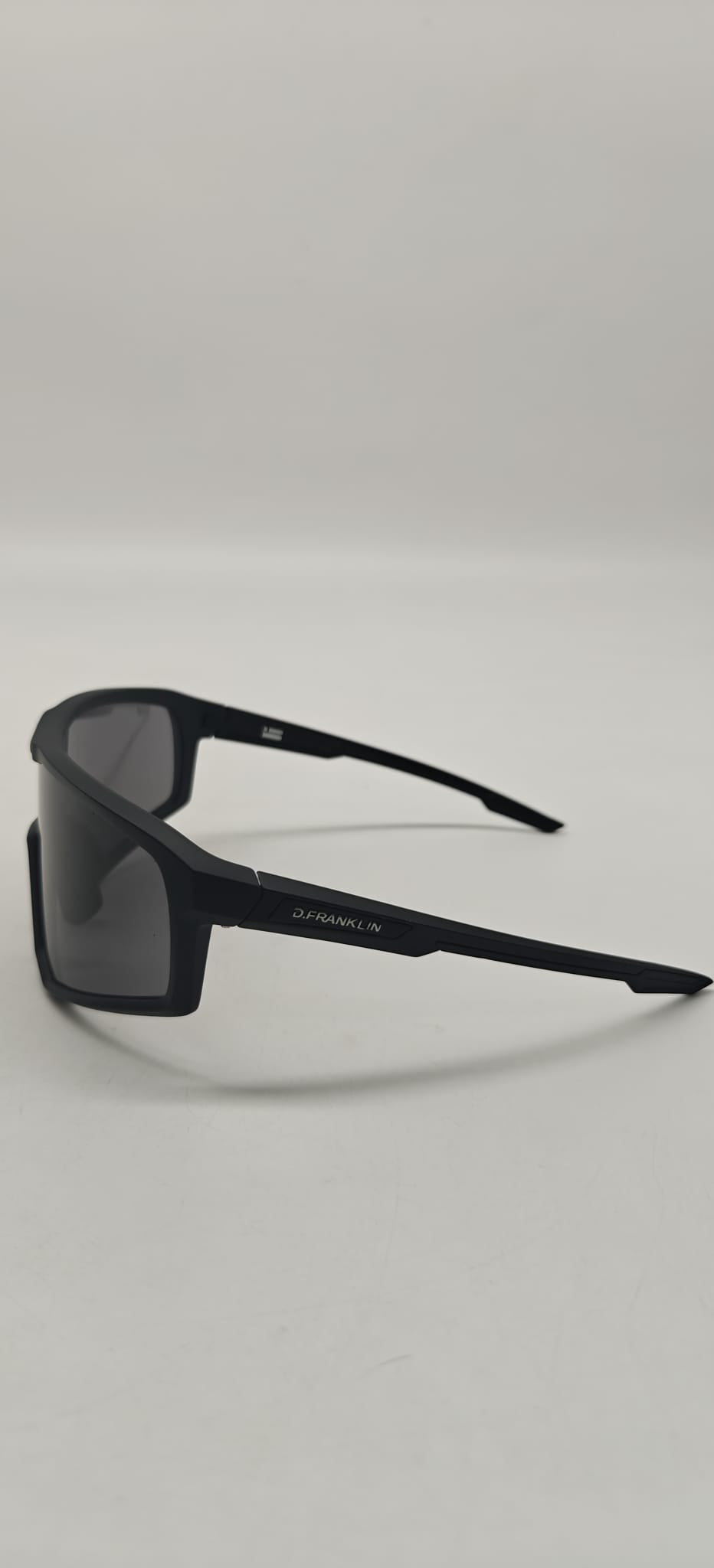 🕶️ Hurricane Black – Sport-Sonnenbrille – Schwarz