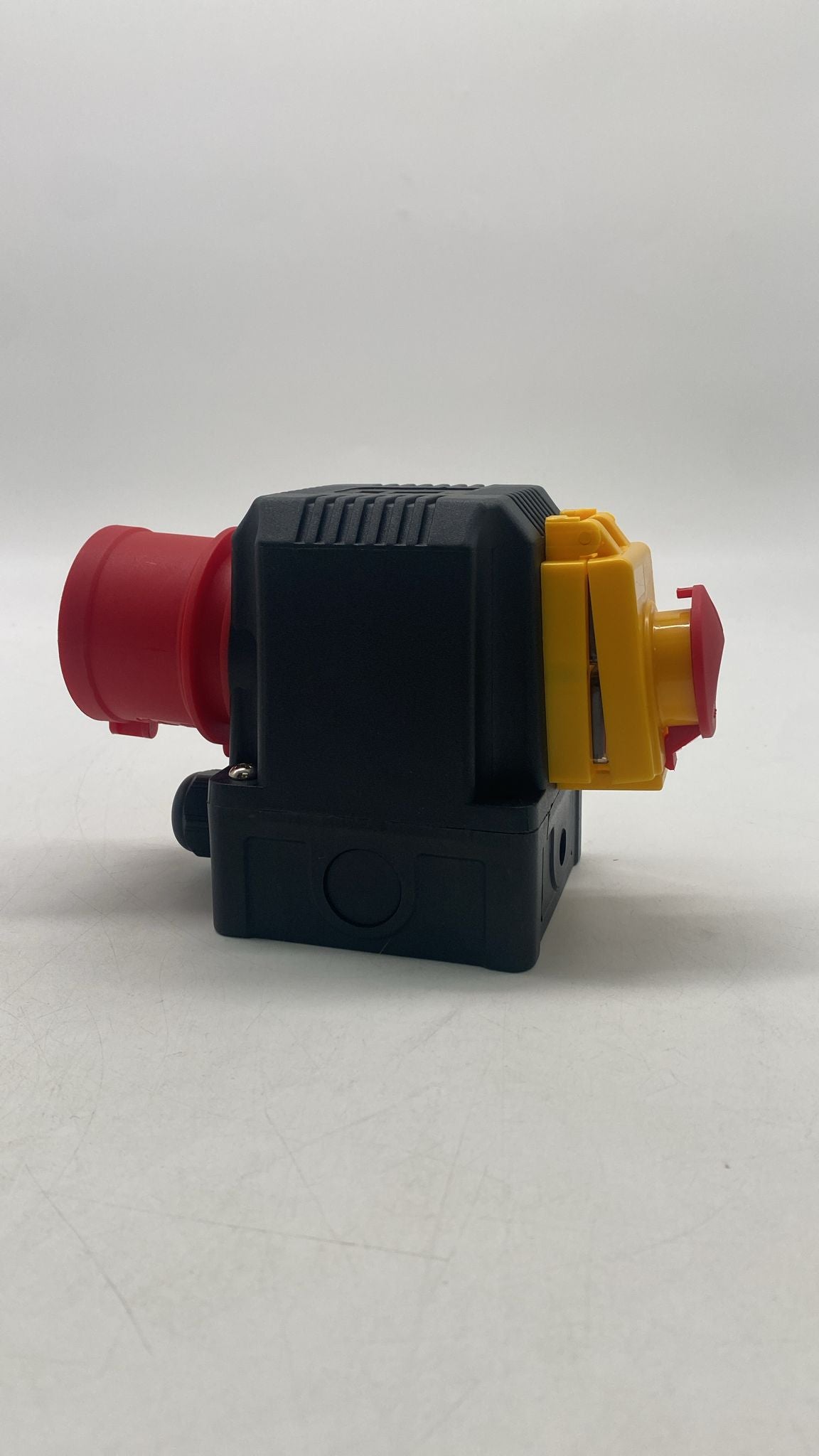 ⚙️ Trade-Shop DZ08-4 Schalter-Stecker-Kombination 400V – KEDU KOA2-YD - B-Ware