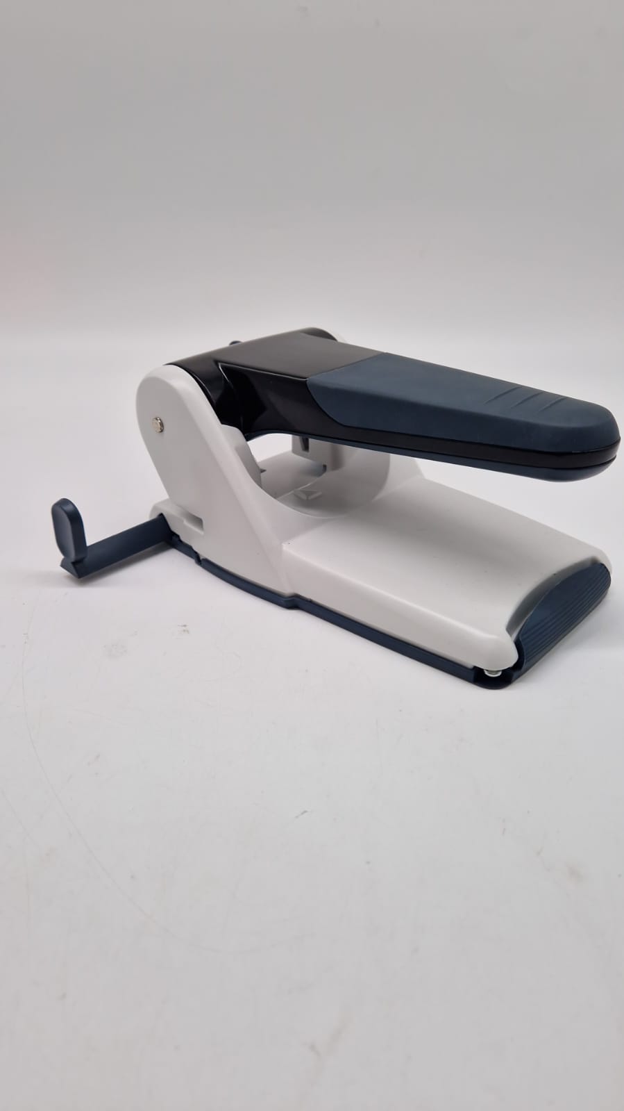 🗂️ Leitz 51800095 Extrastarker Registraturlocher – 65 Blatt, Alu-Druckguss - B-Ware