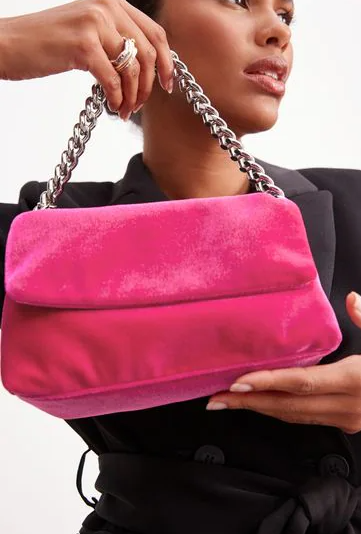 🌟 Next Velvet Chain Bag – B-Ware